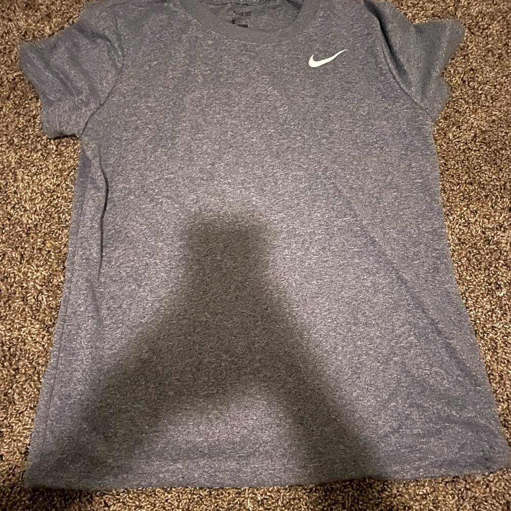 grey nike shirt